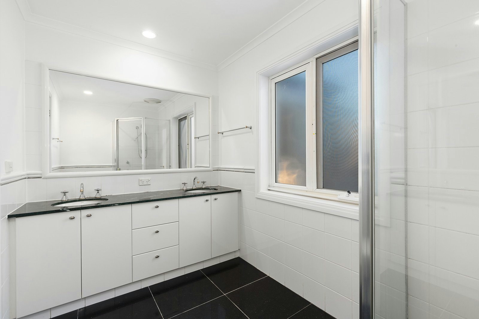 37 The Crescent, Port Melbourne, VIC