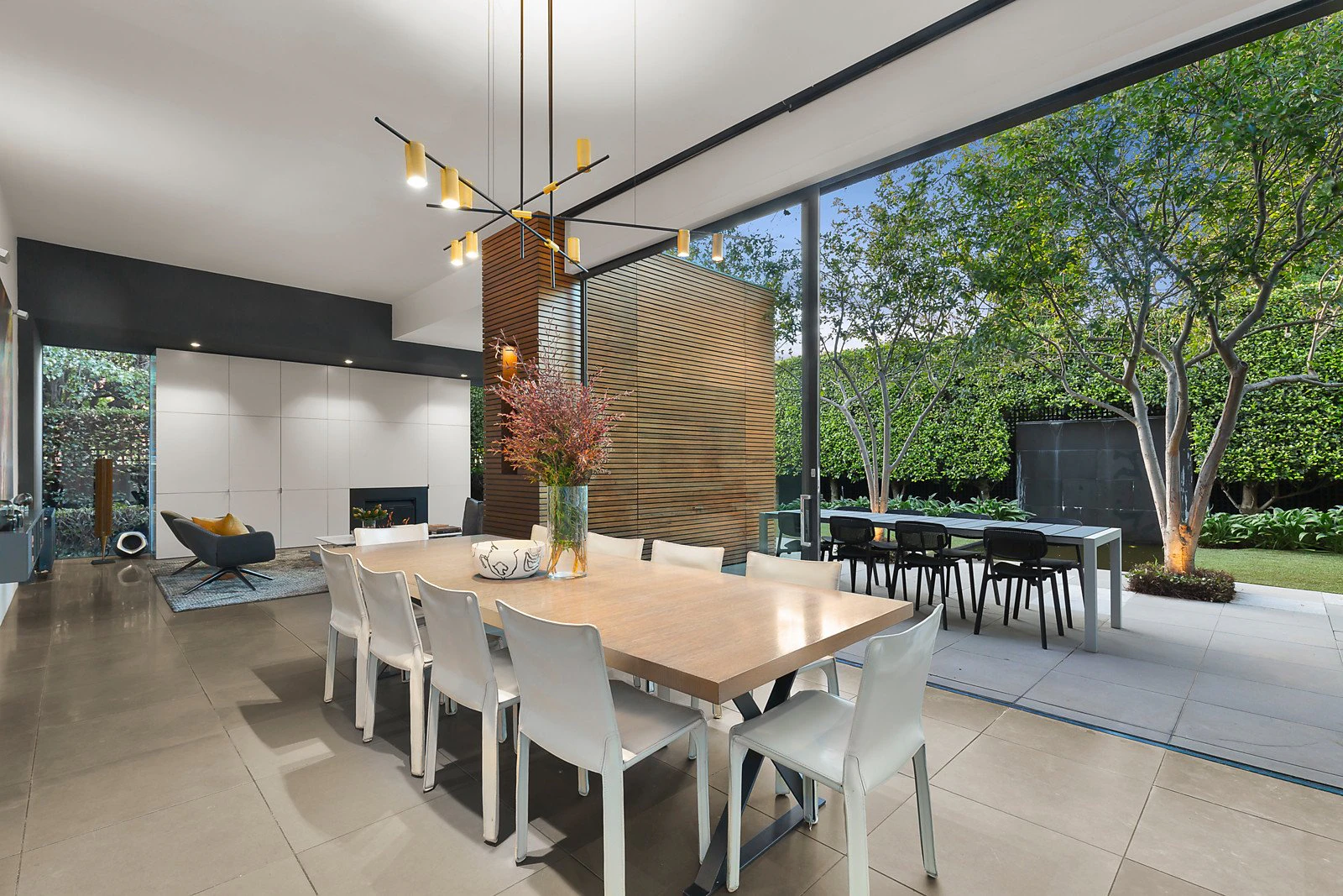 7 Royal Crescent, Armadale, VIC