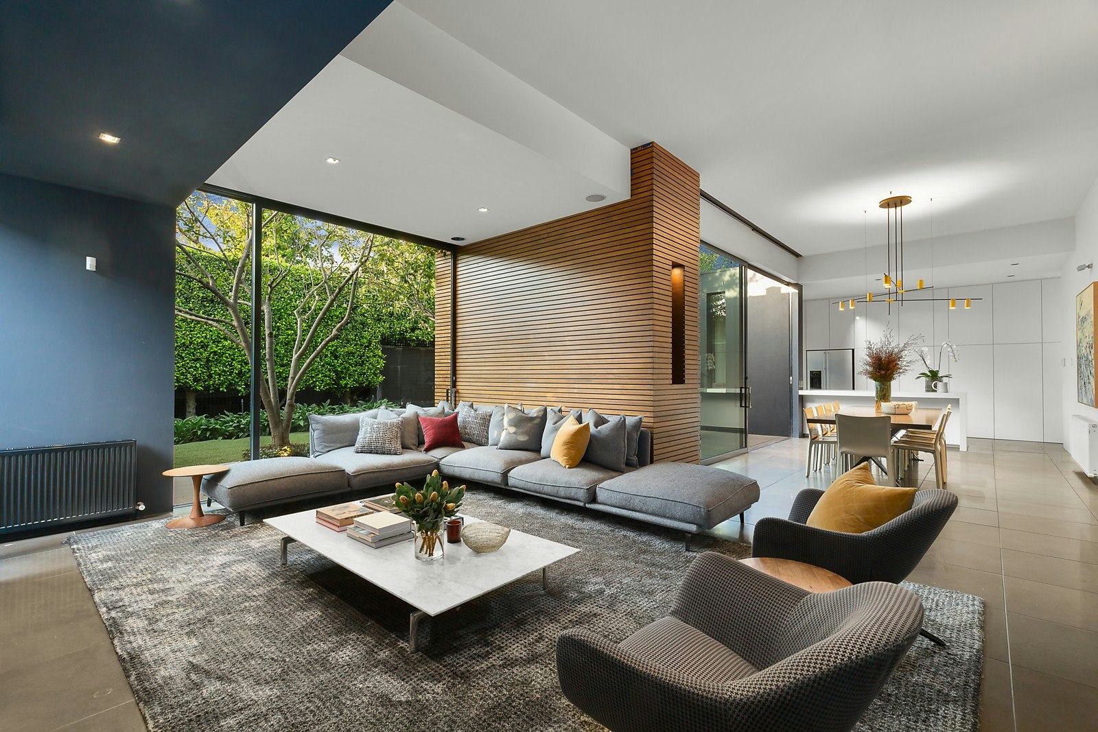 7 Royal Crescent, Armadale, VIC