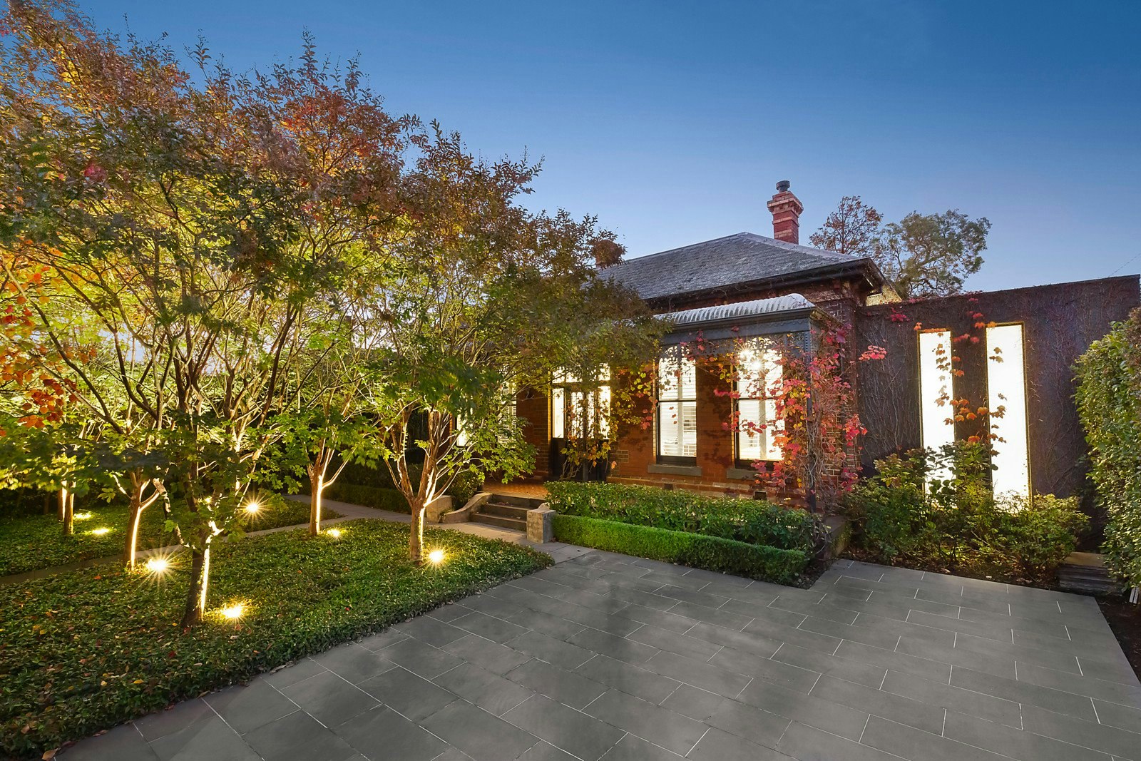 7 Royal Crescent, Armadale, VIC