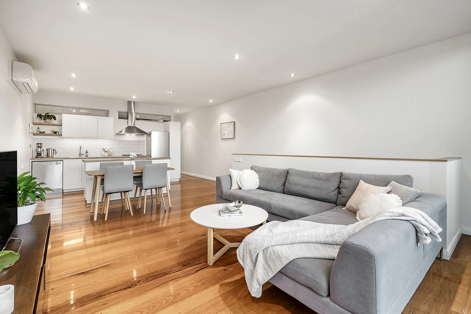 2/44 Mills Street, Albert Park, VIC
