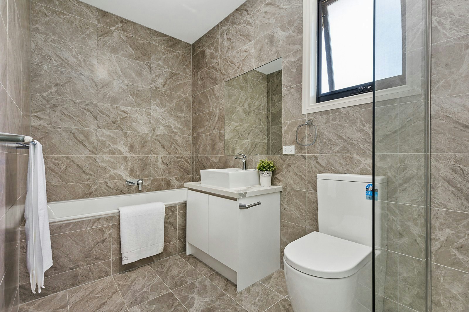 2/13 Greythorn Road, Balwyn North, VIC