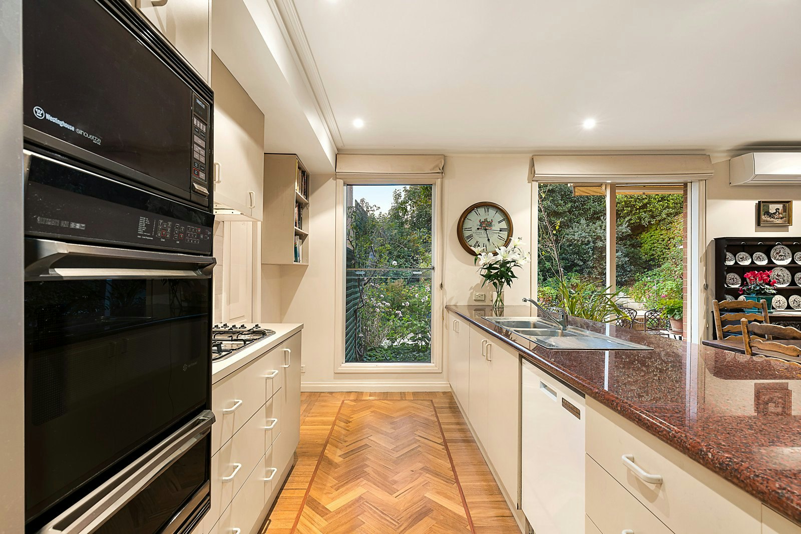 8 Montalto Avenue, Toorak, VIC