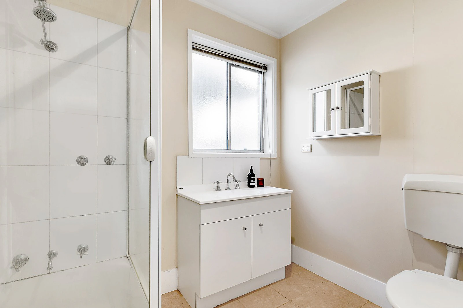 2/18 Glencairn Avenue, Camberwell, VIC