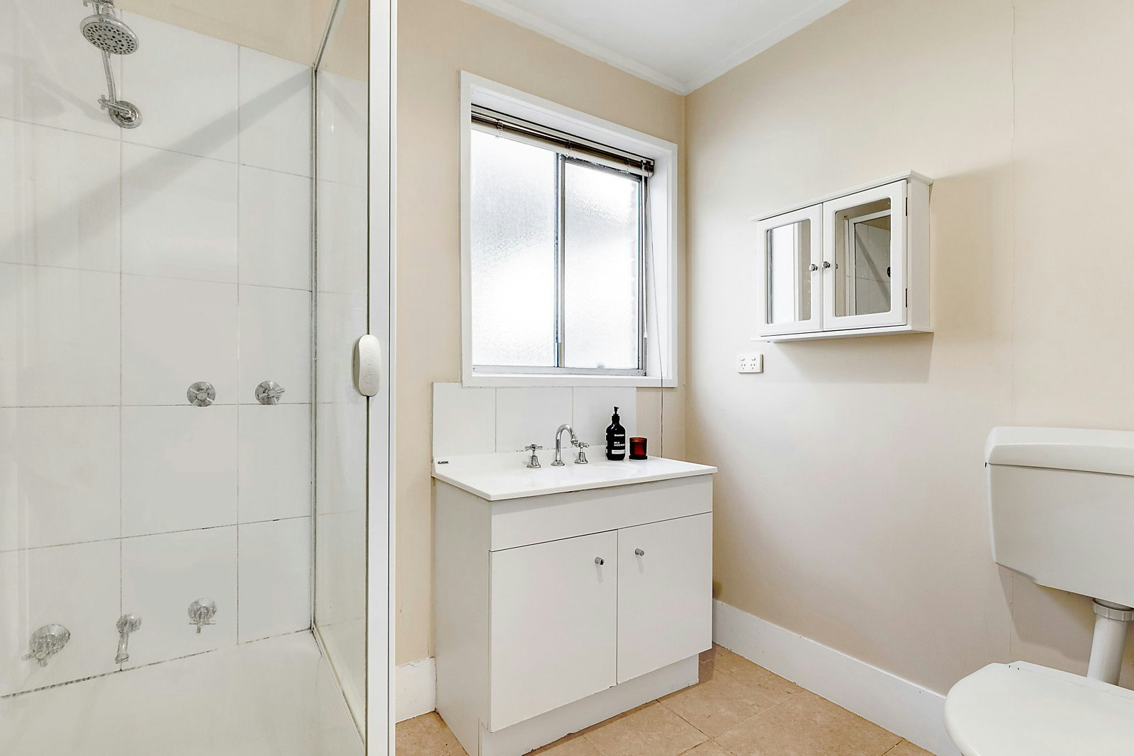 2/18 Glencairn Avenue, Camberwell, VIC