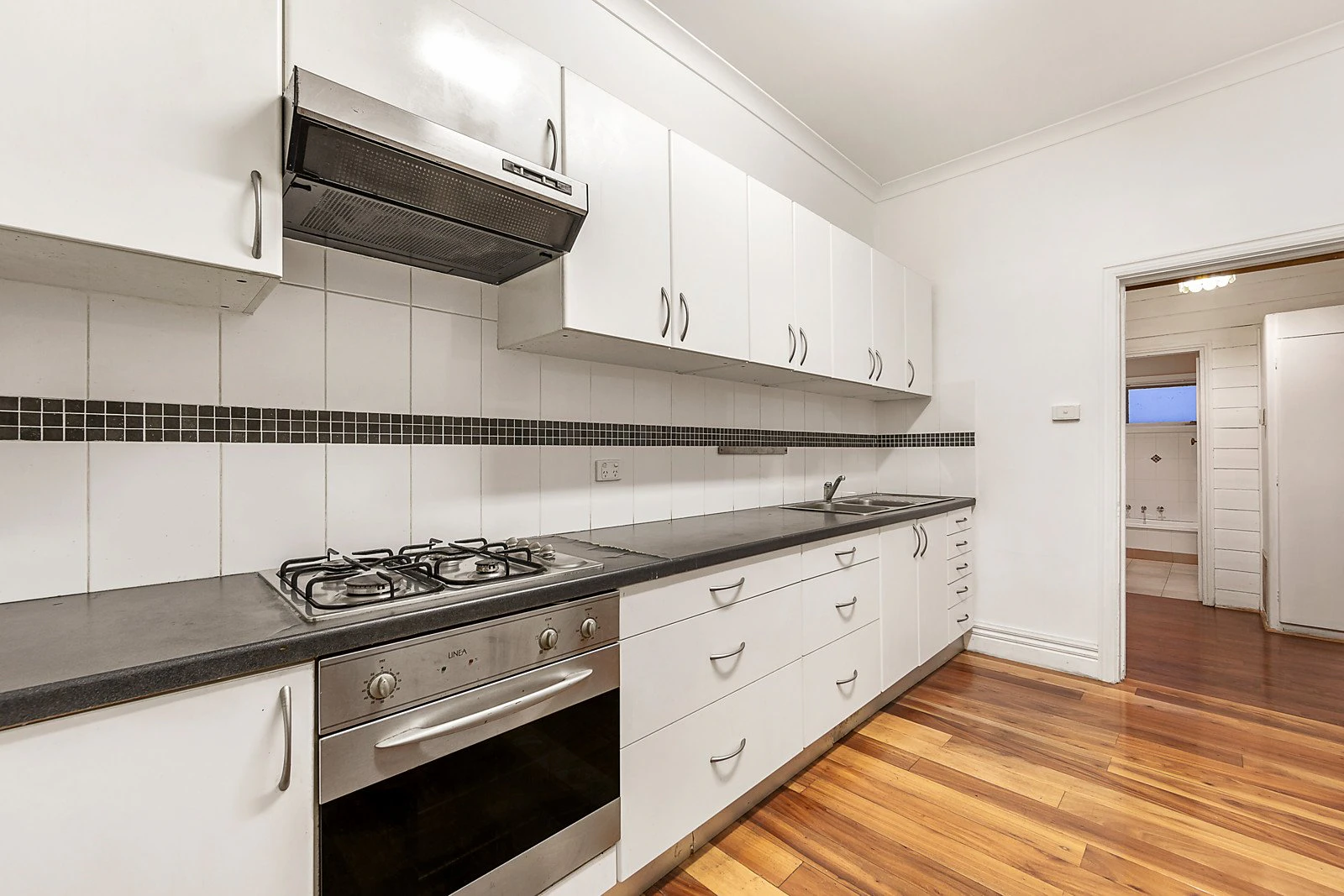 4 Kilmuir Road, Malvern East, VIC