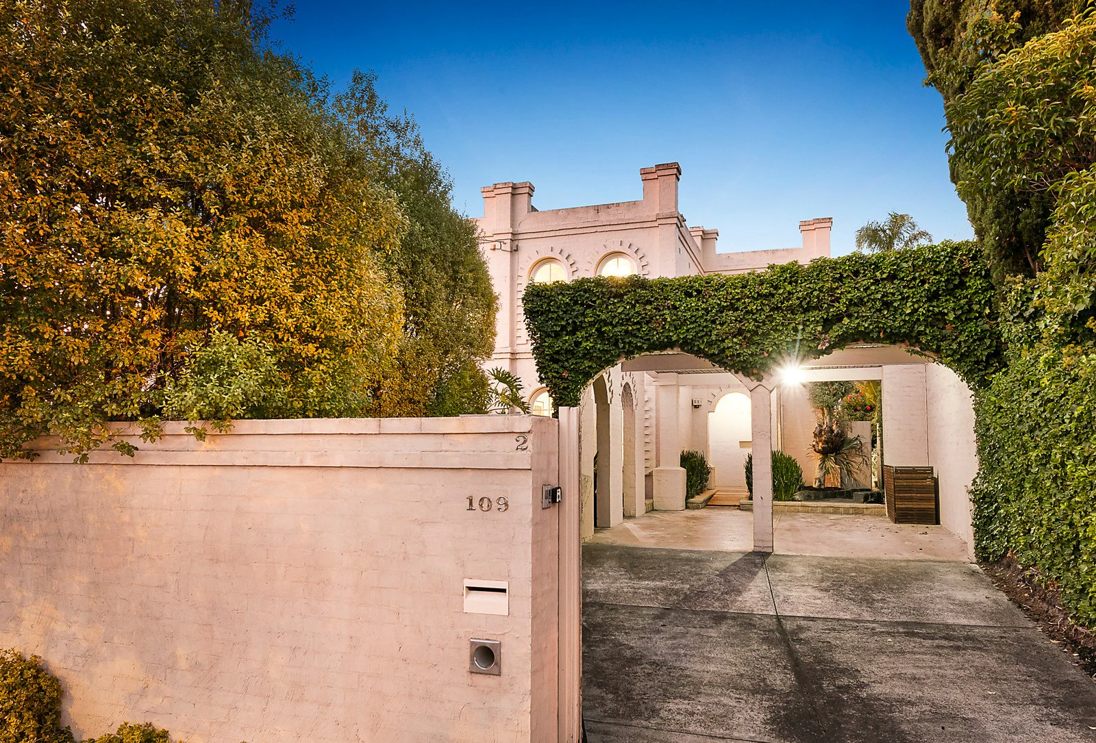 2/109 Barkers Road, Kew, VIC