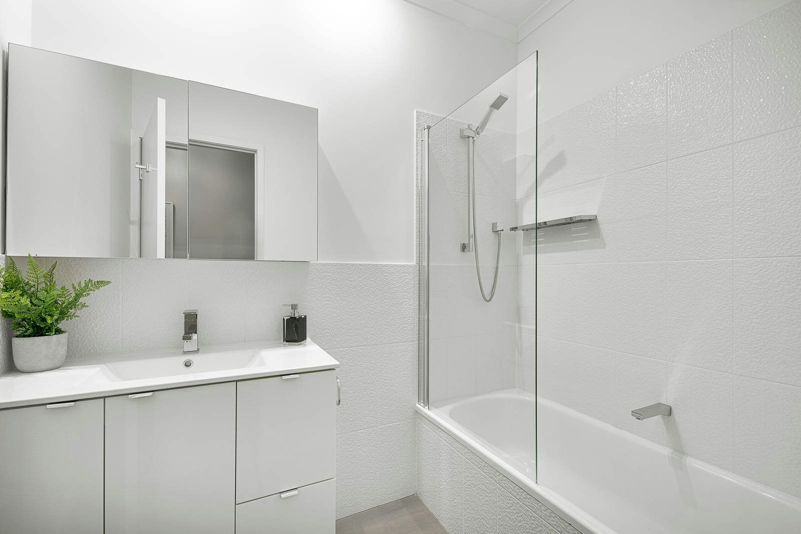 2/109 Barkers Road, Kew, VIC