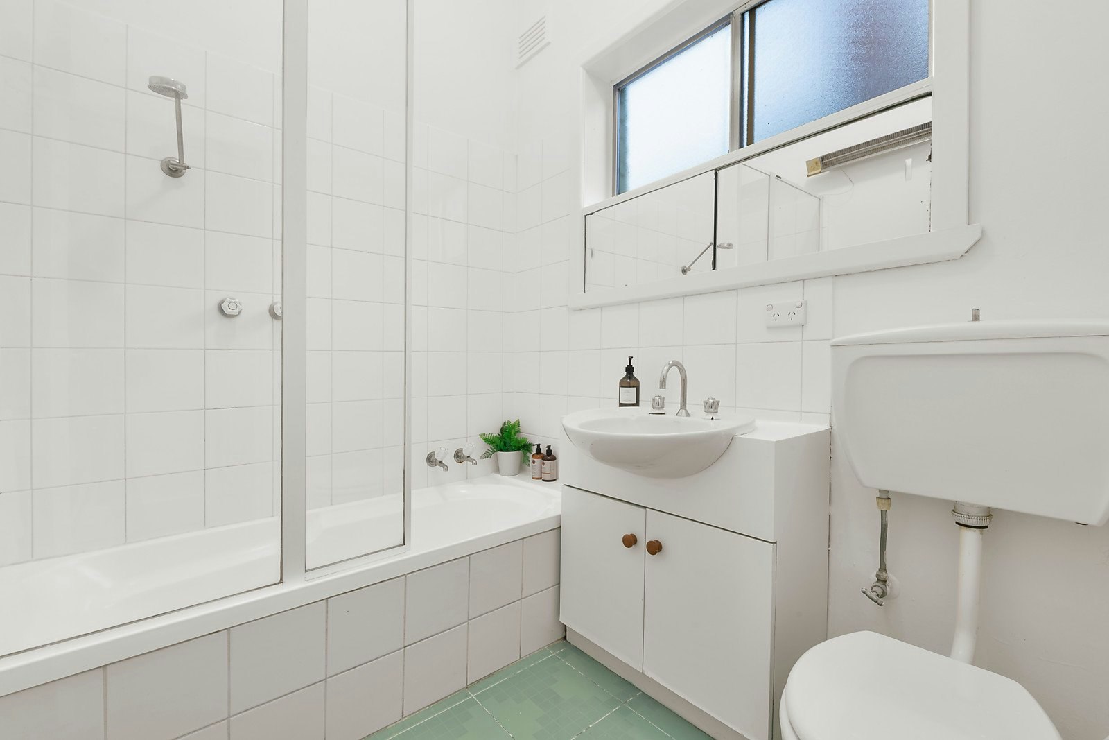 20 Emo Road, Malvern East, VIC