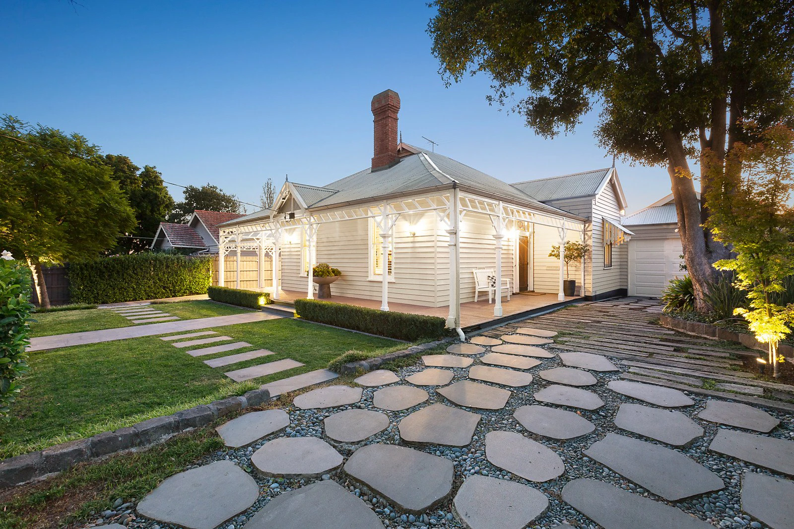 30 Essex Road, Surrey Hills, VIC