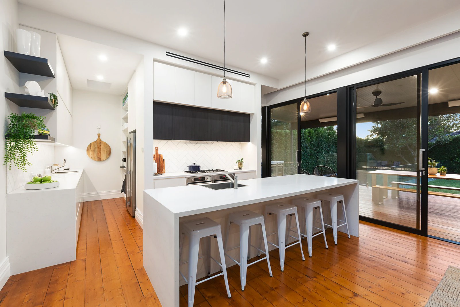 30 Essex Road, Surrey Hills, VIC