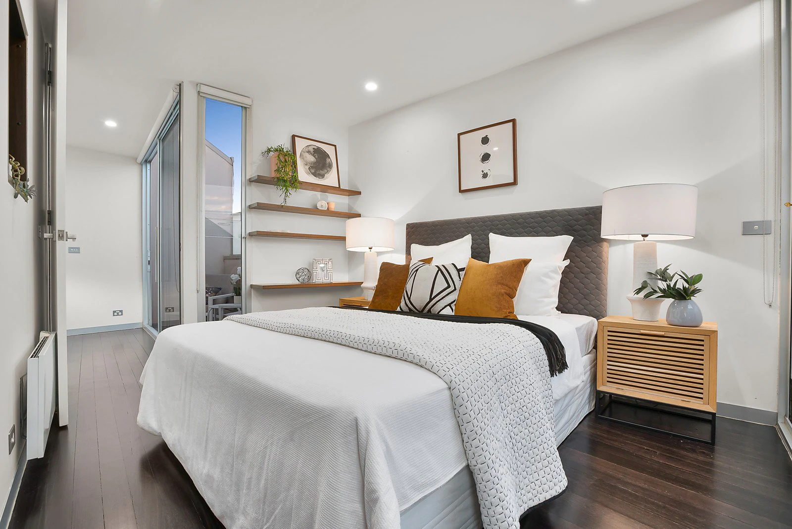 7 Neville Street, Albert Park, VIC