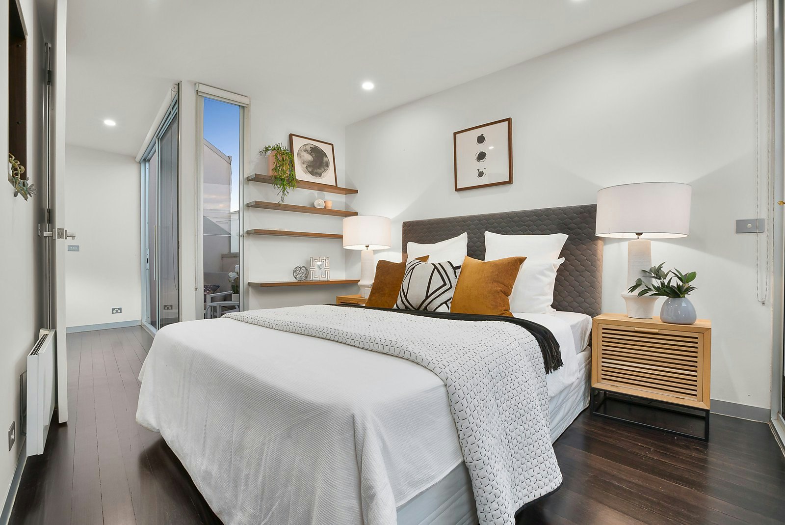 7 Neville Street, Albert Park, VIC