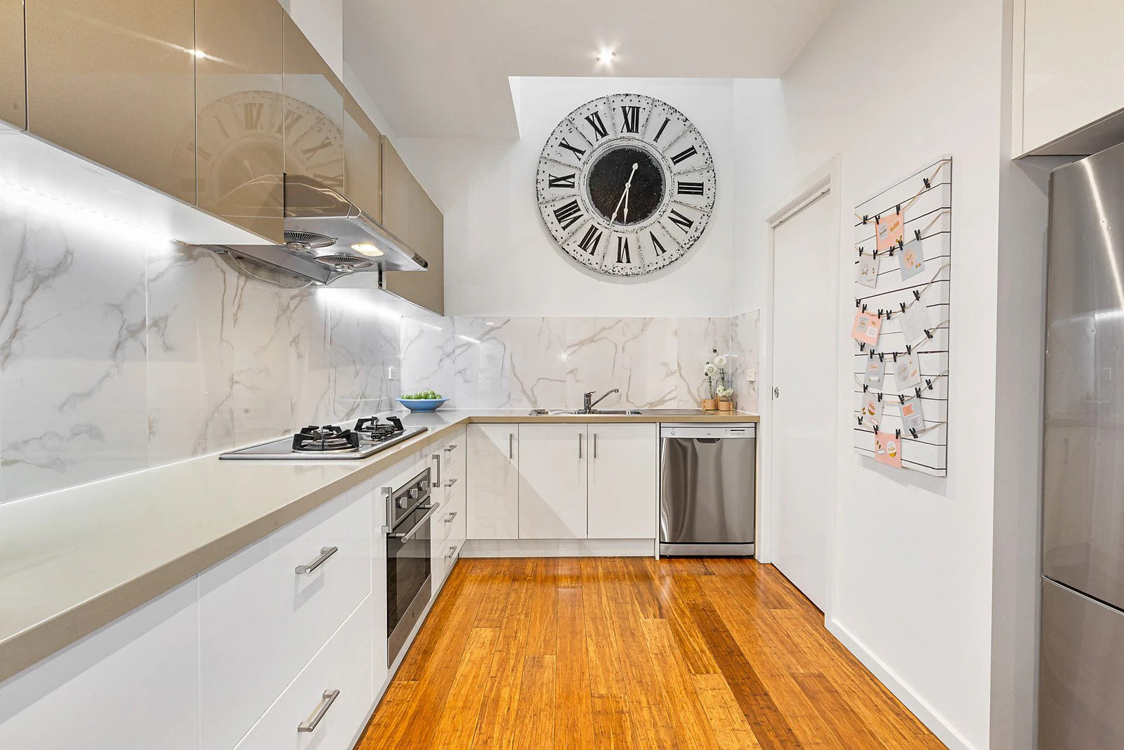 2/11 Tarakan Avenue, Ashburton, VIC
