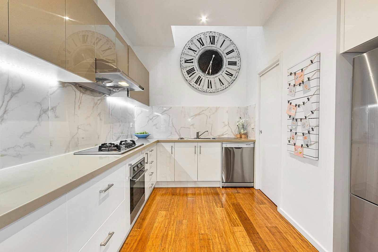 2/11 Tarakan Avenue, Ashburton, VIC