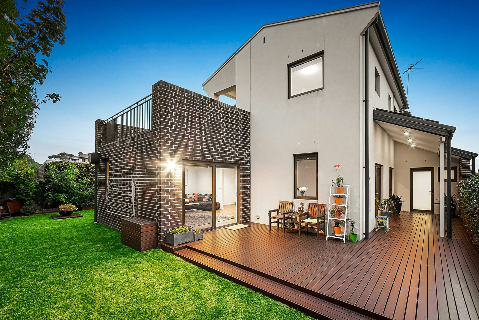 2/11 Tarakan Avenue, Ashburton, VIC