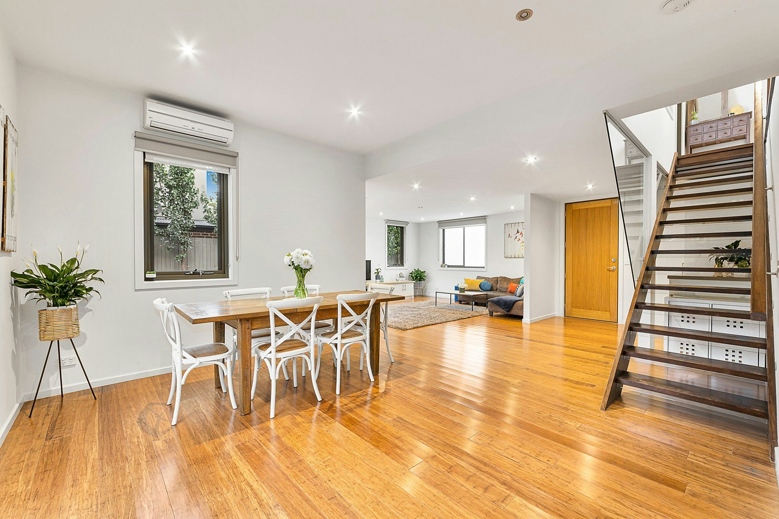 2/11 Tarakan Avenue, Ashburton, VIC