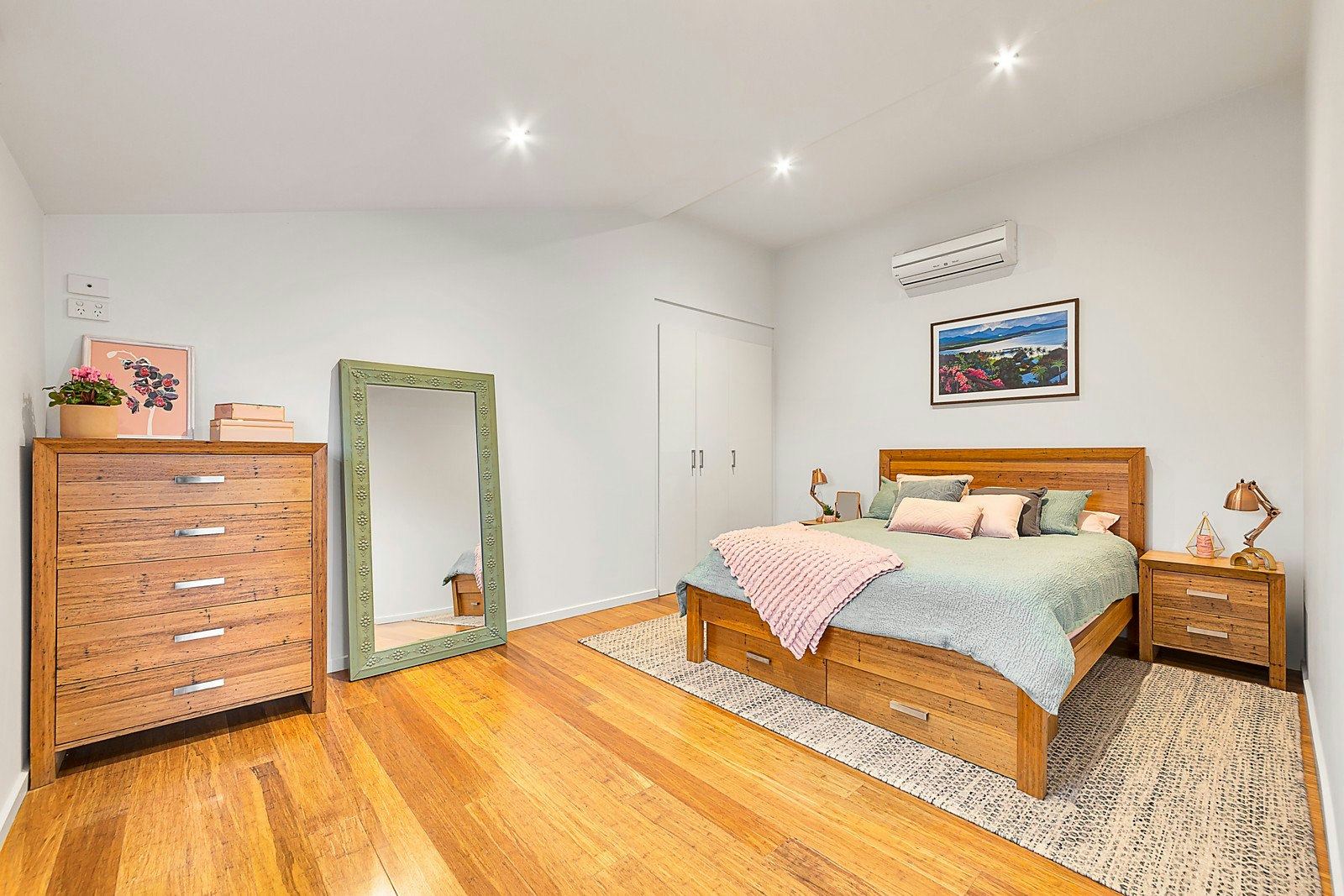 2/11 Tarakan Avenue, Ashburton, VIC