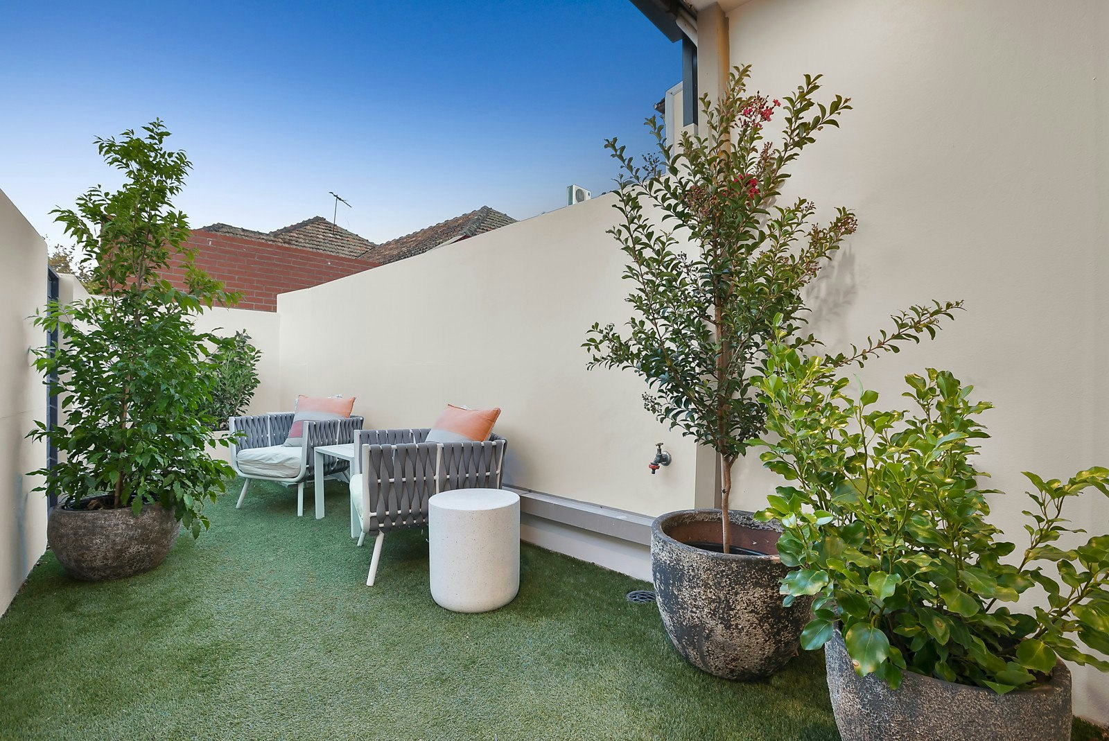 7 Neville Street, Albert Park, VIC