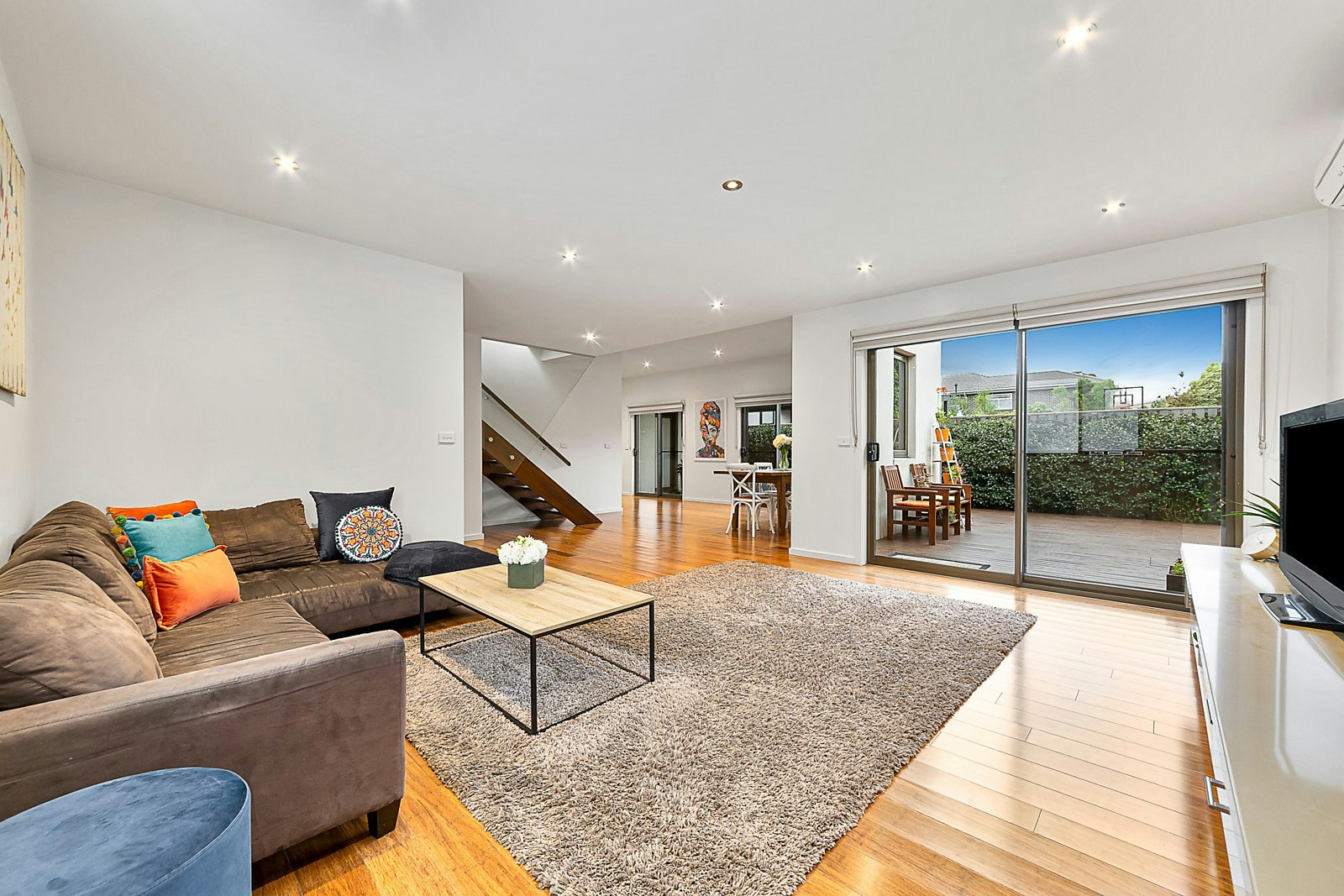 2/11 Tarakan Avenue, Ashburton, VIC