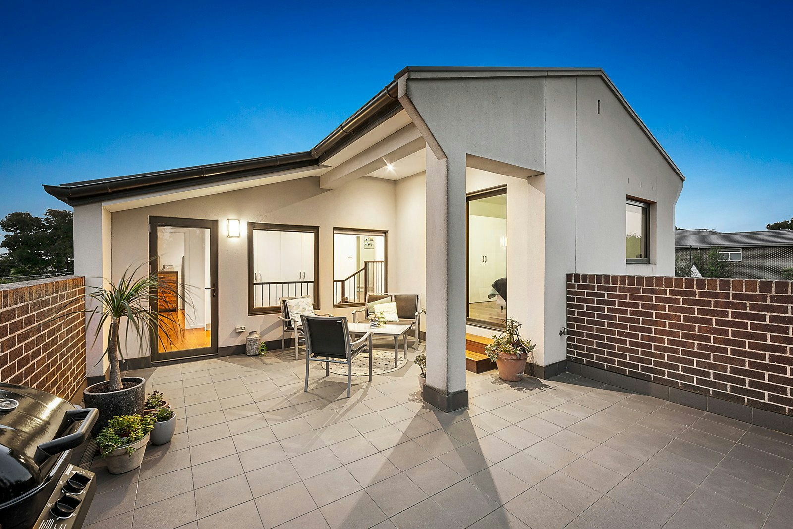 2/11 Tarakan Avenue, Ashburton, VIC