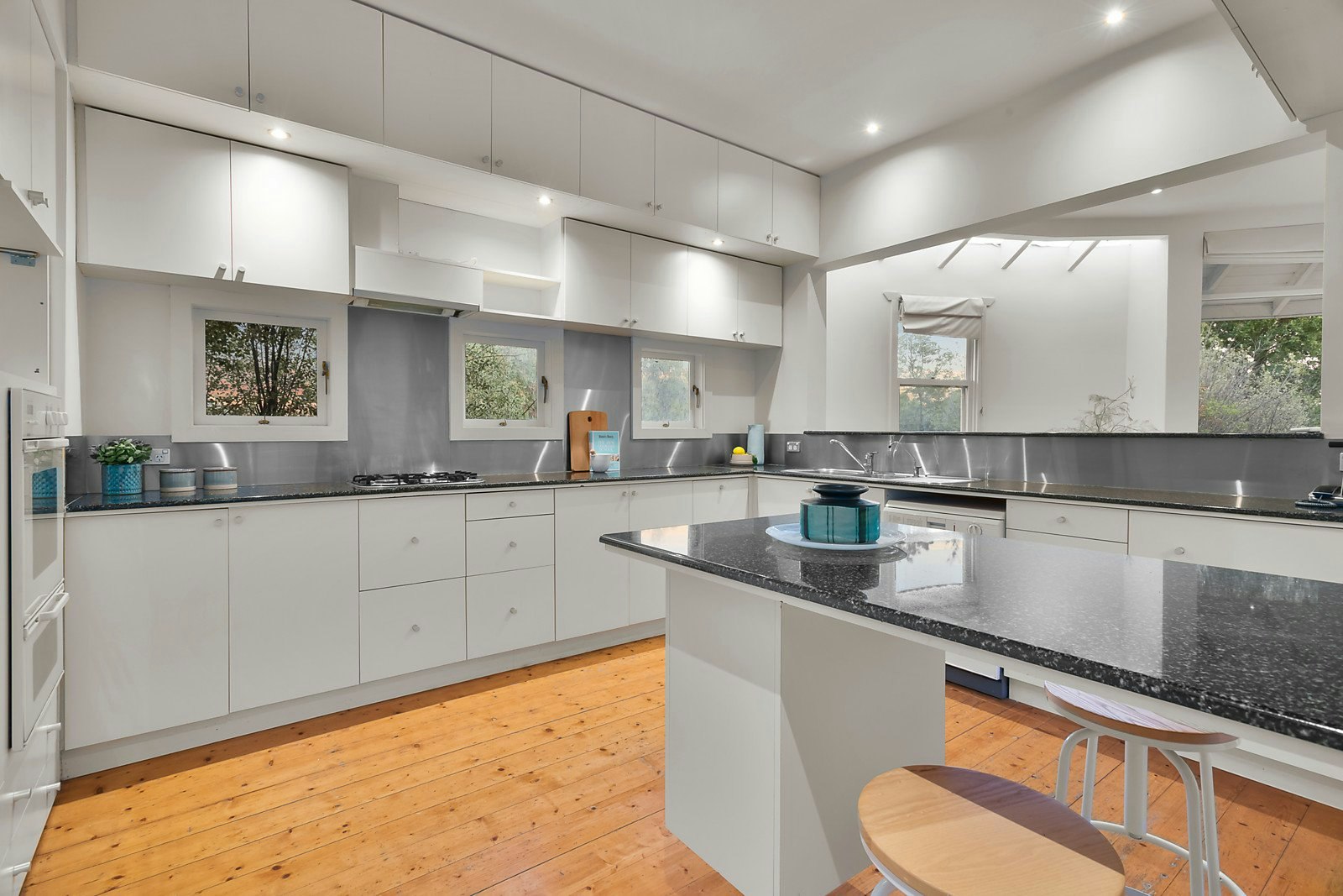 10 Arundel Crescent, Surrey Hills, VIC