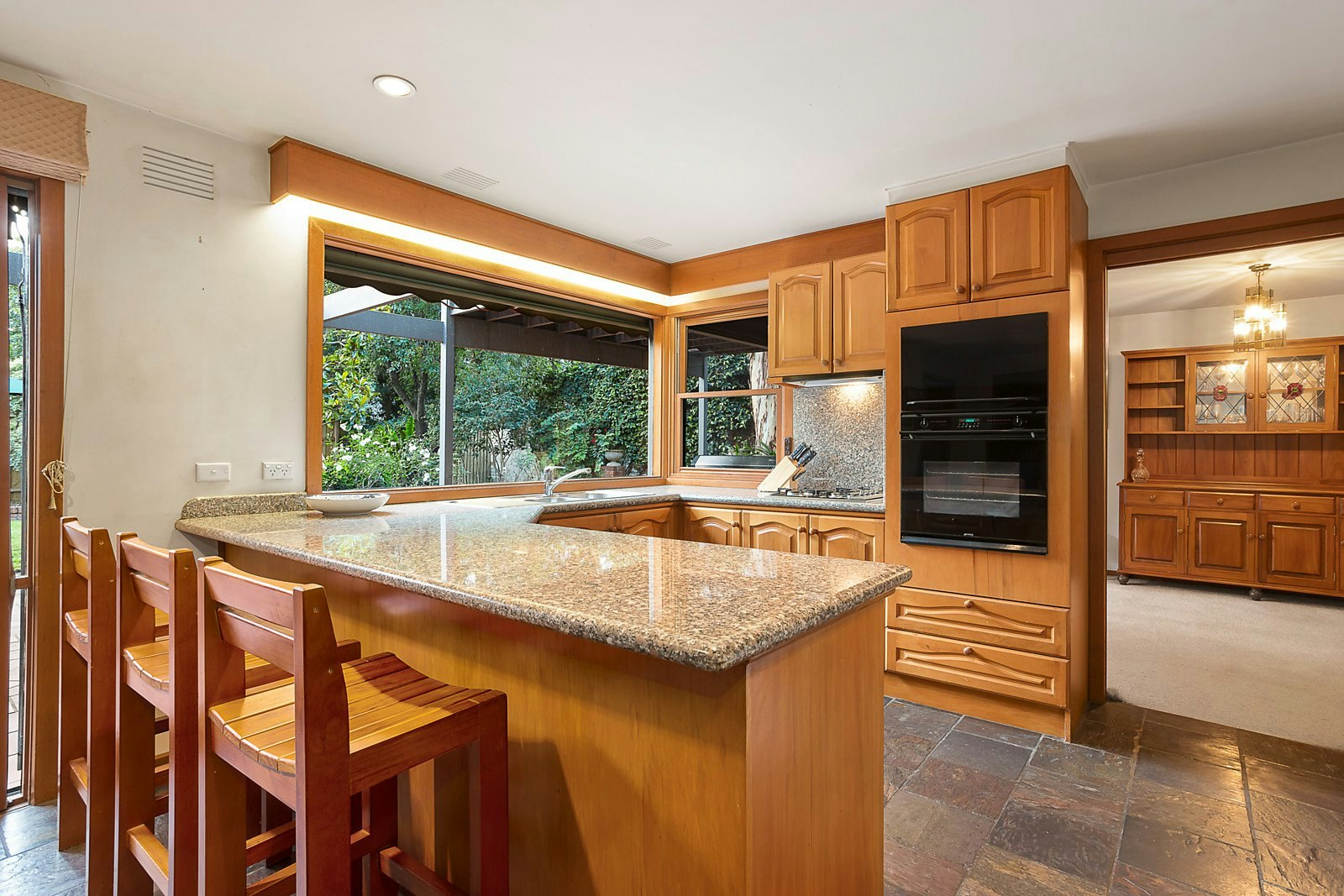 39 Rubens Grove, Canterbury, VIC