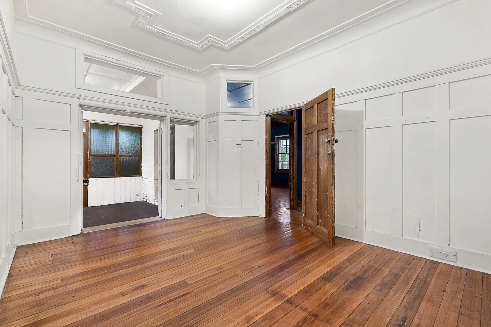 32 Riddell Parade, Elsternwick, VIC