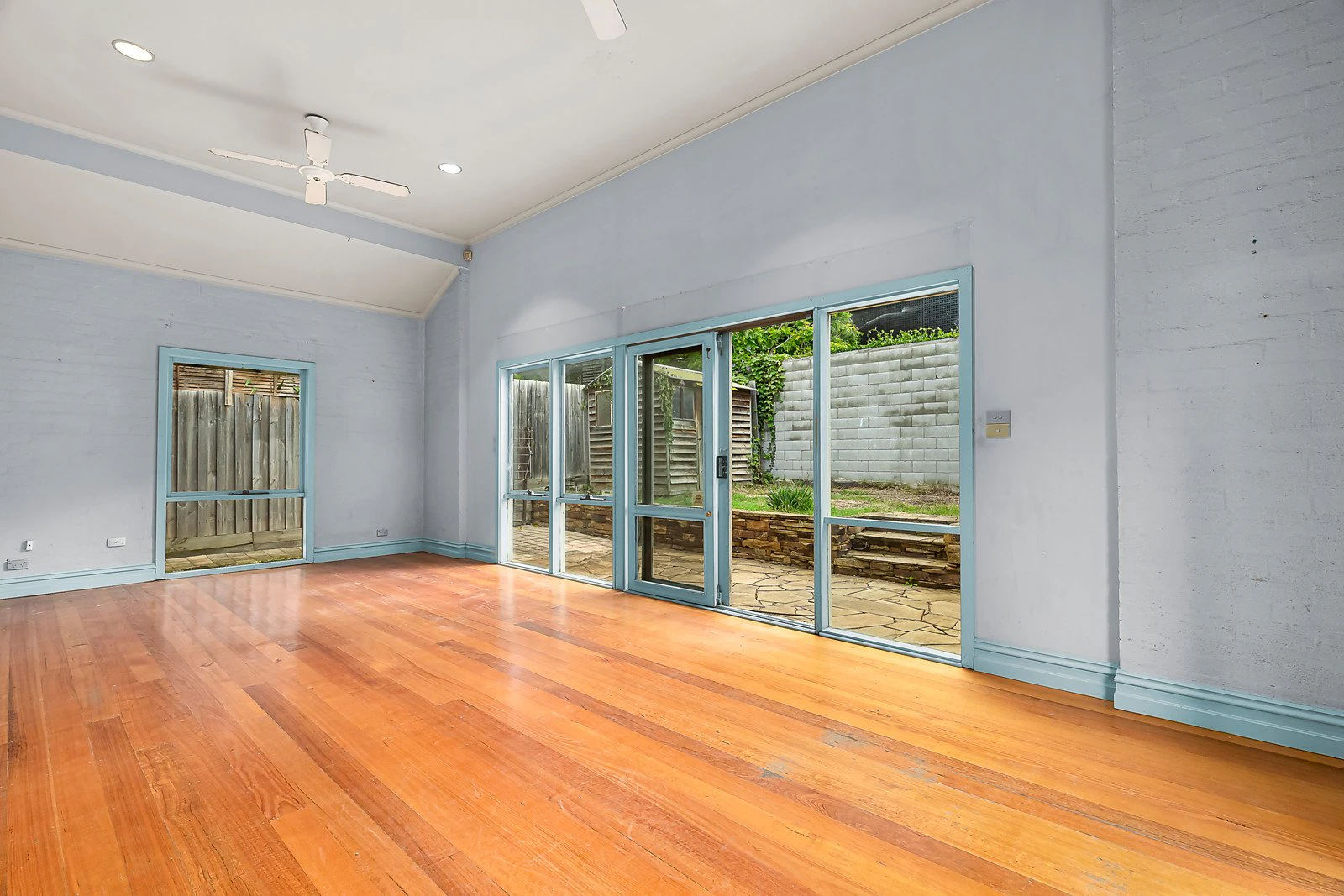 3 Longmore Street, St Kilda West, VIC