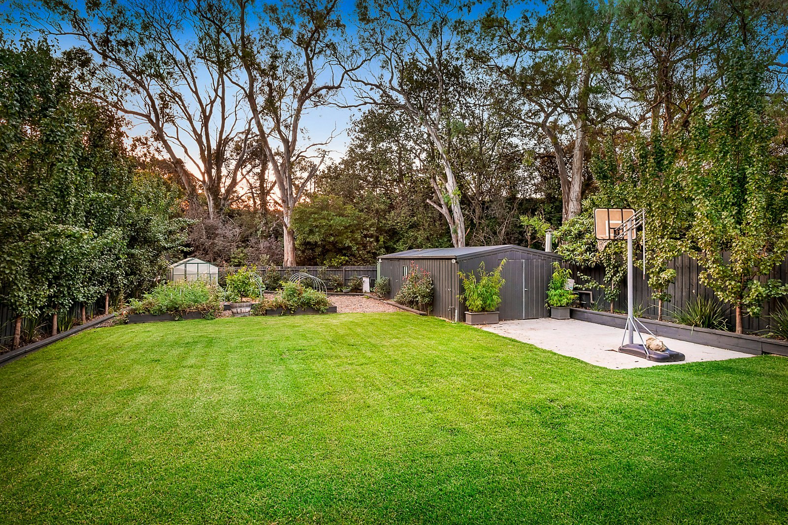 98 Ashburn Grove, Ashburton, VIC