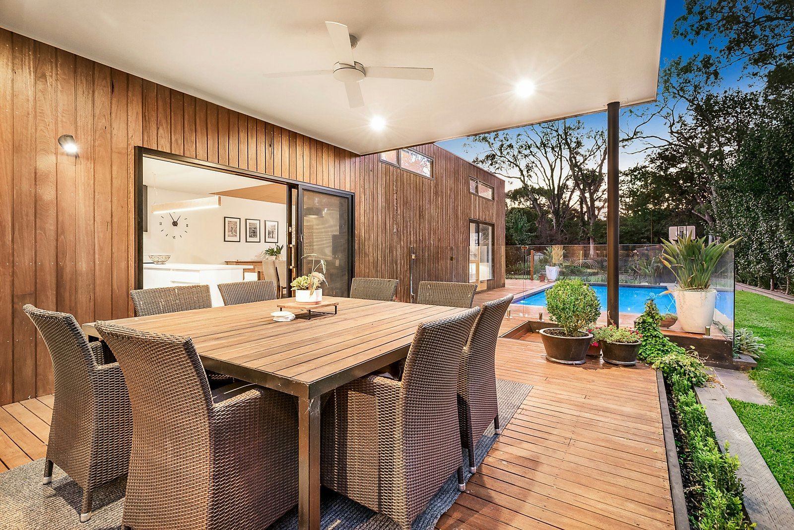 98 Ashburn Grove, Ashburton, VIC