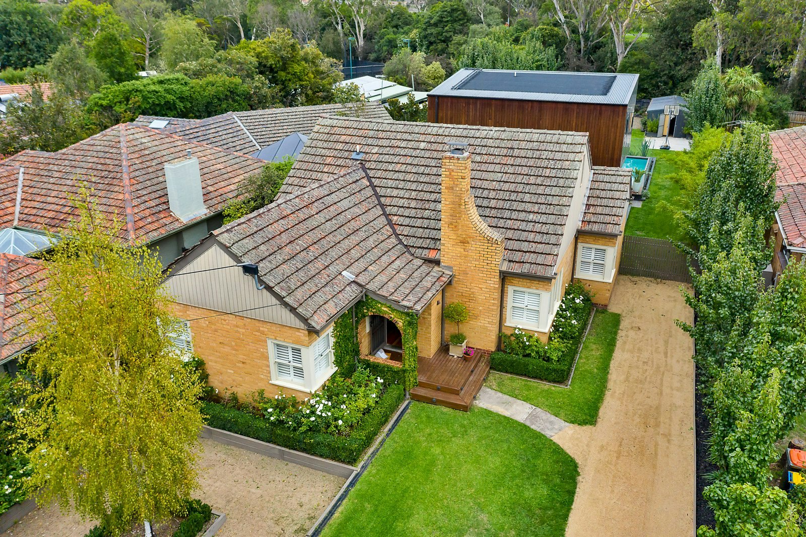 98 Ashburn Grove, Ashburton, VIC