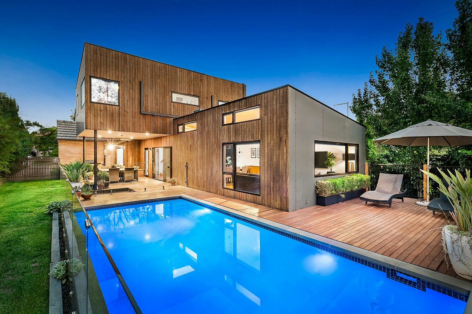 98 Ashburn Grove, Ashburton, VIC