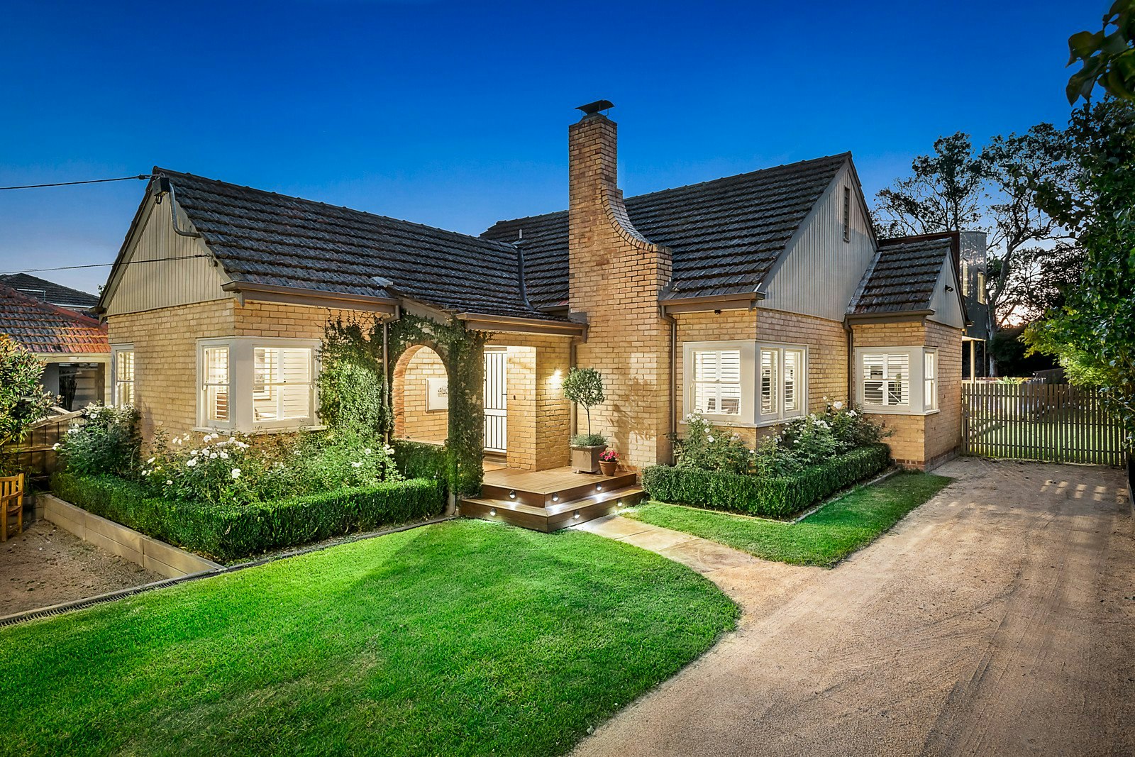 98 Ashburn Grove, Ashburton, VIC