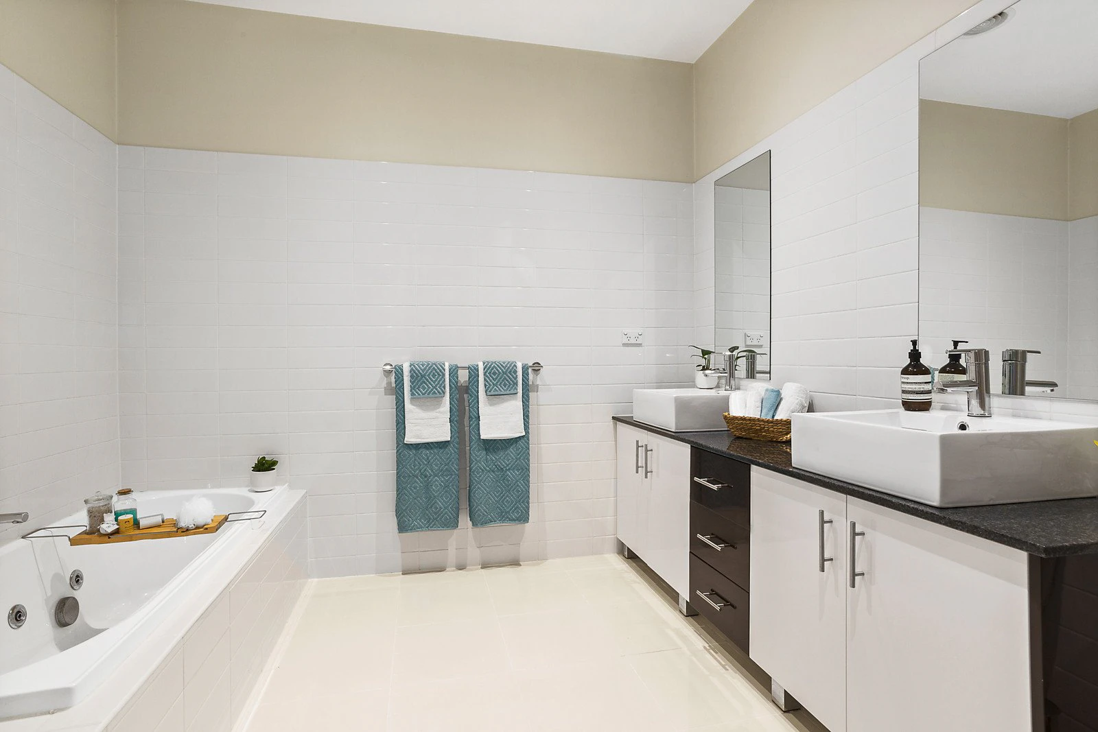 93 Essex Road, Surrey Hills, VIC