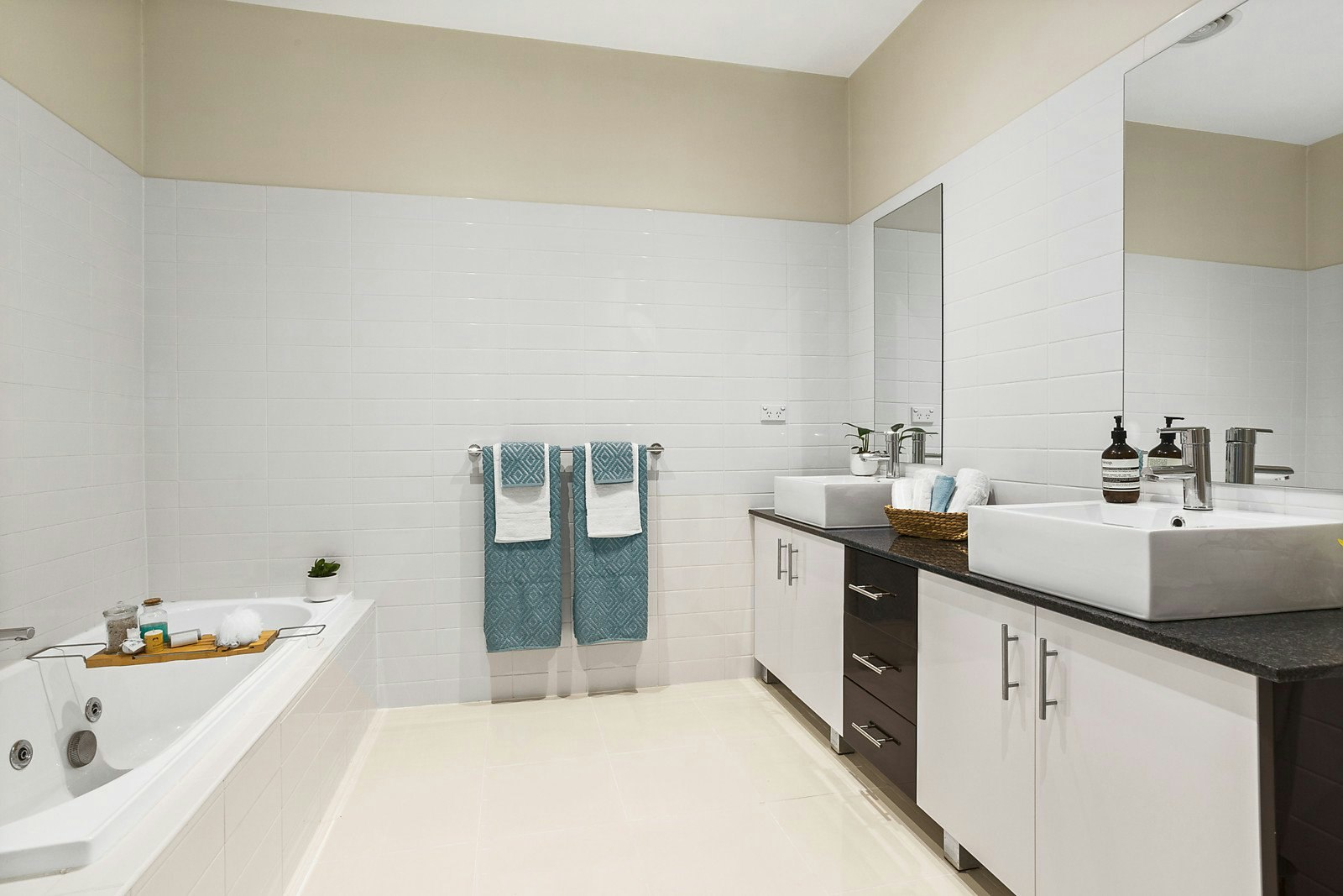 93 Essex Road, Surrey Hills, VIC