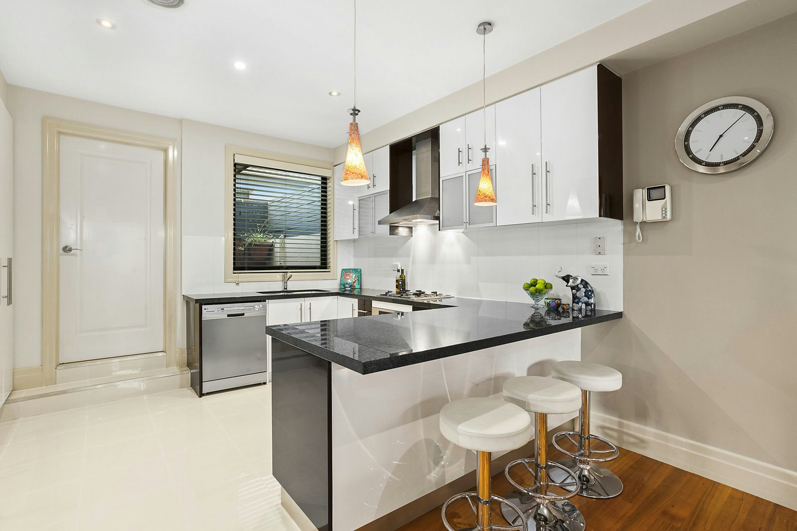 93 Essex Road, Surrey Hills, VIC