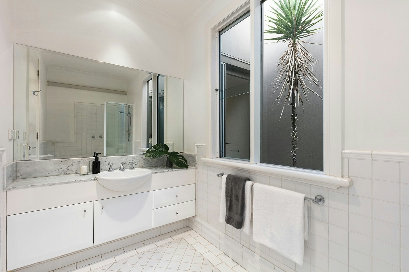 18B Loch Street, St Kilda West, VIC