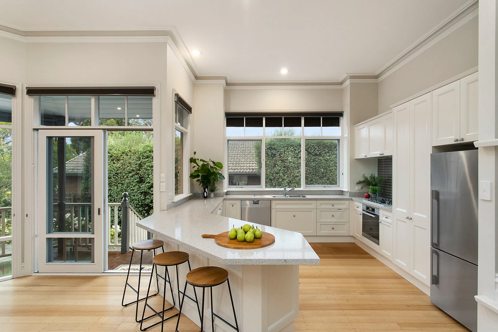 6 Durham Road, Surrey Hills, VIC