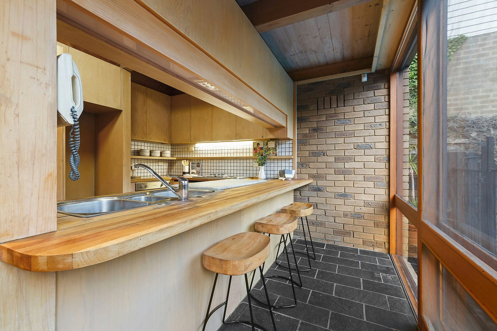 17 Nyora Street, Malvern East, VIC