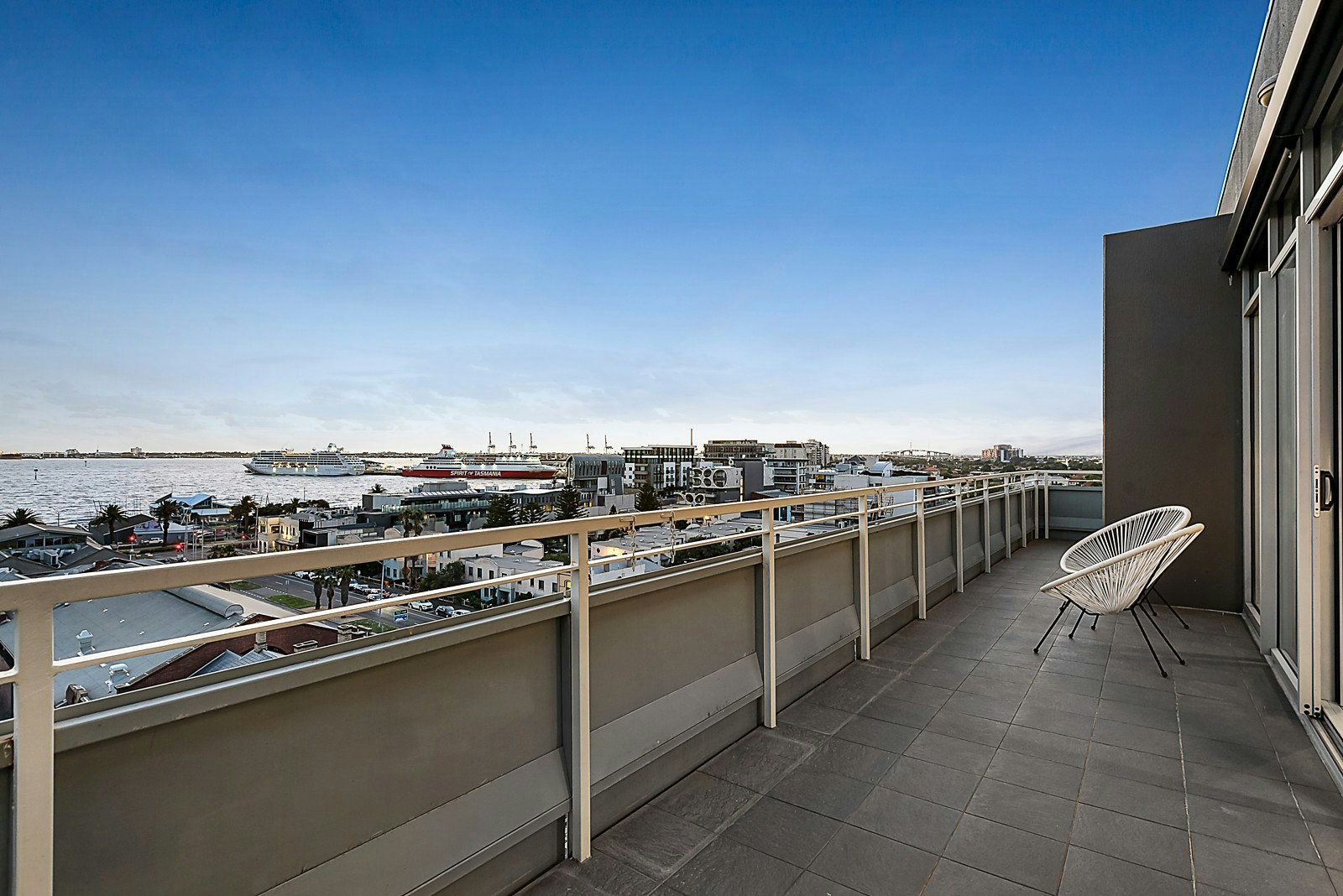 803C/142 Rouse Street, Port Melbourne, VIC