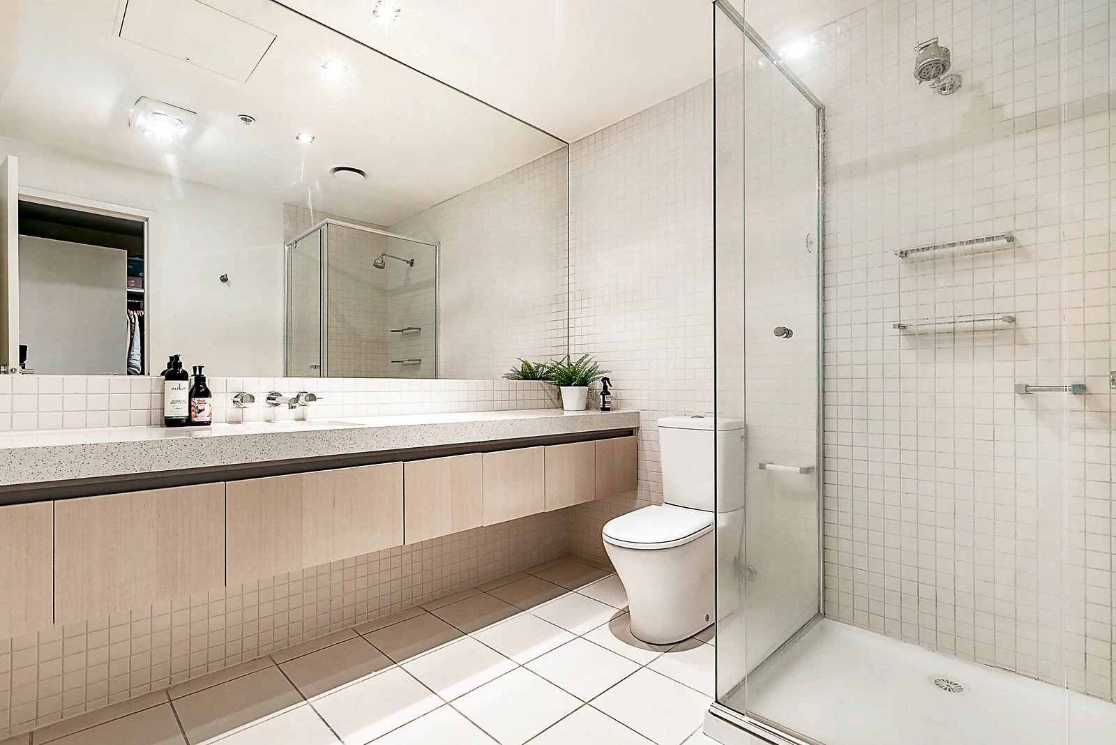 803C/142 Rouse Street, Port Melbourne, VIC