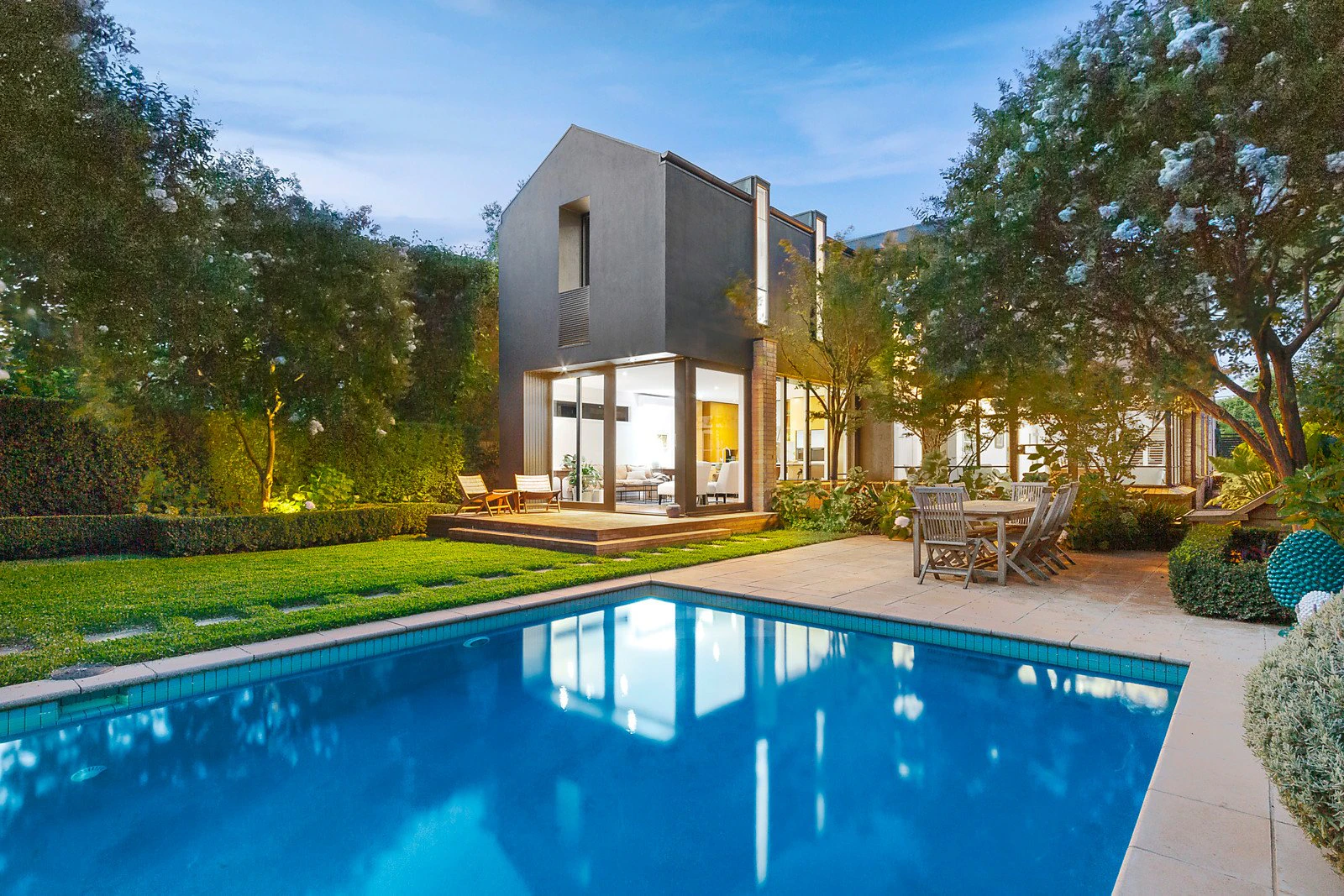 4a Horsburgh Grove, Armadale, VIC