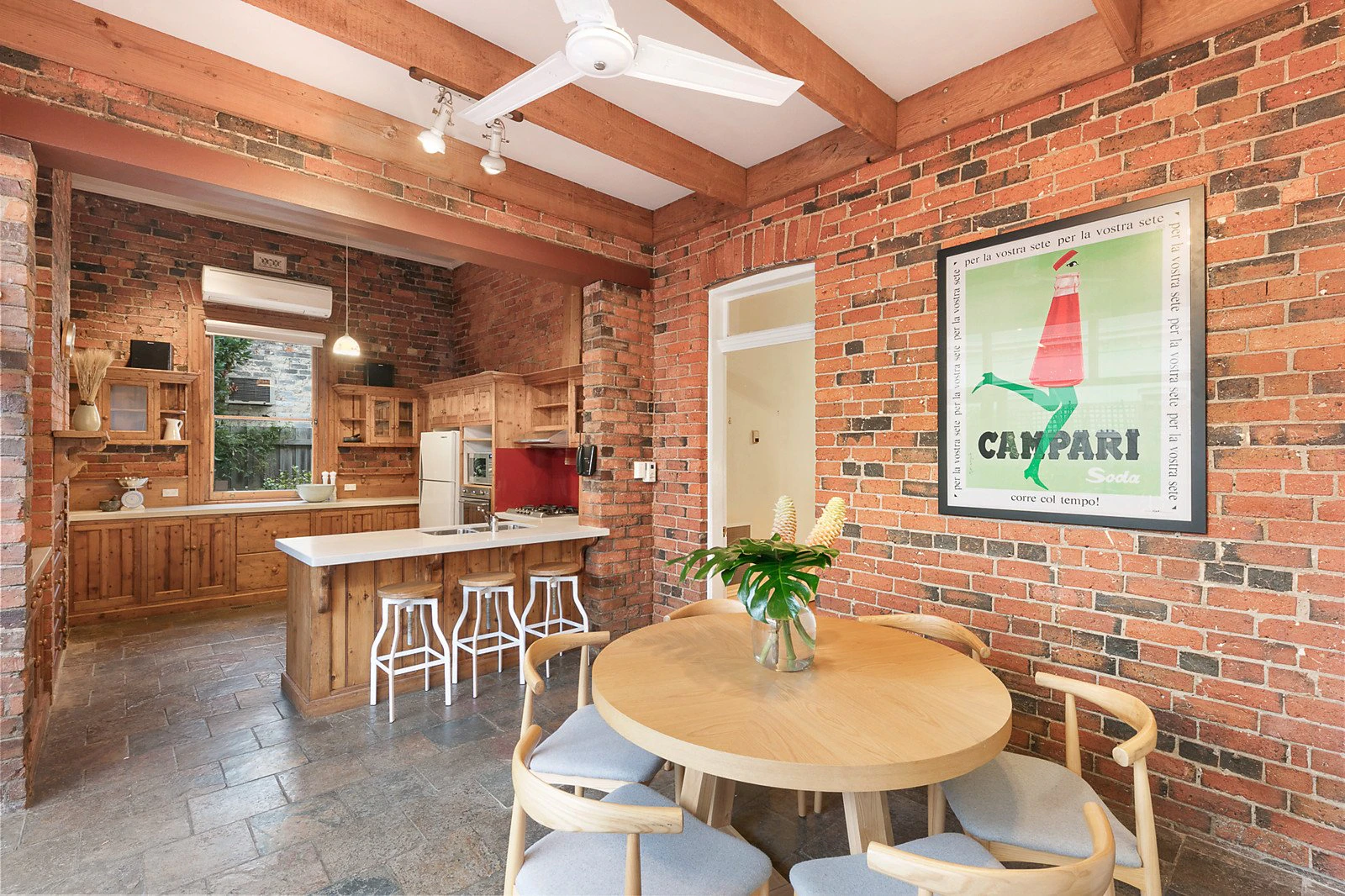 16 Kambrook Road, Caulfield North, VIC