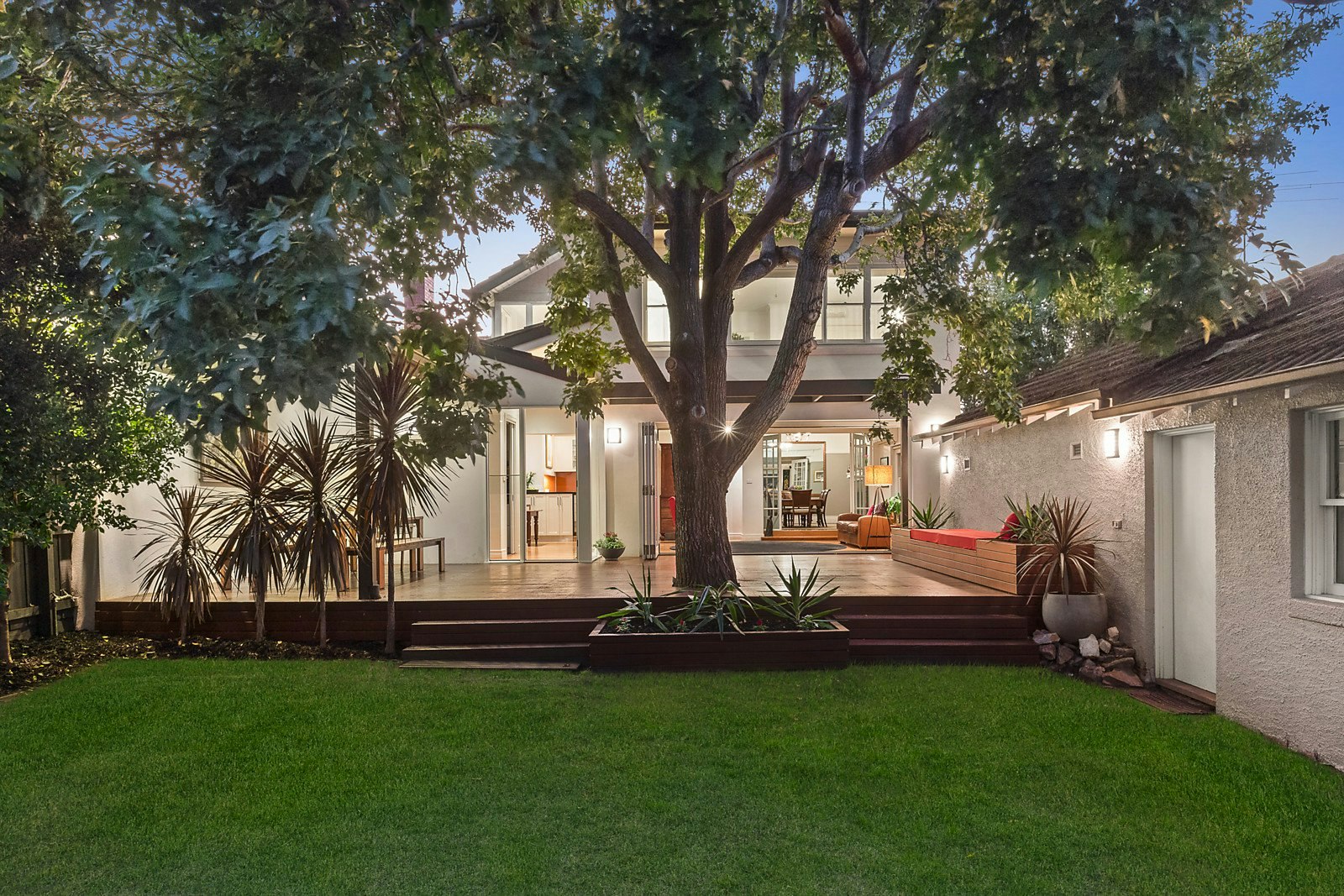 4 Cairnes Crescent, Brighton, VIC