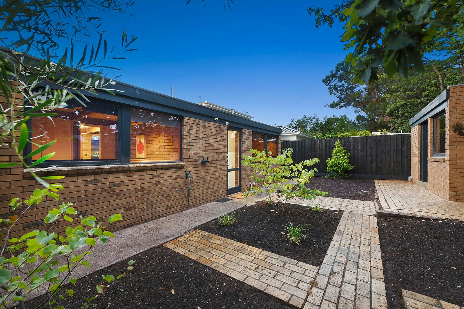 17 Nyora Street, Malvern East, VIC