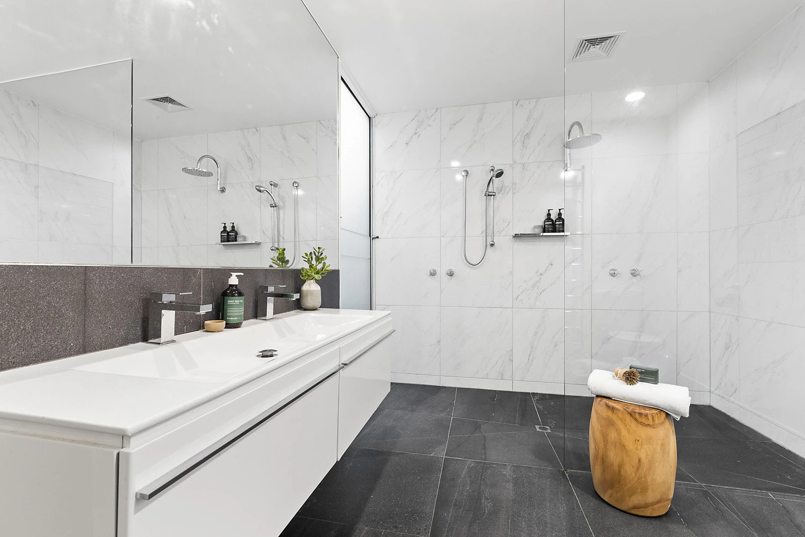323 Esplanade East, Port Melbourne, VIC