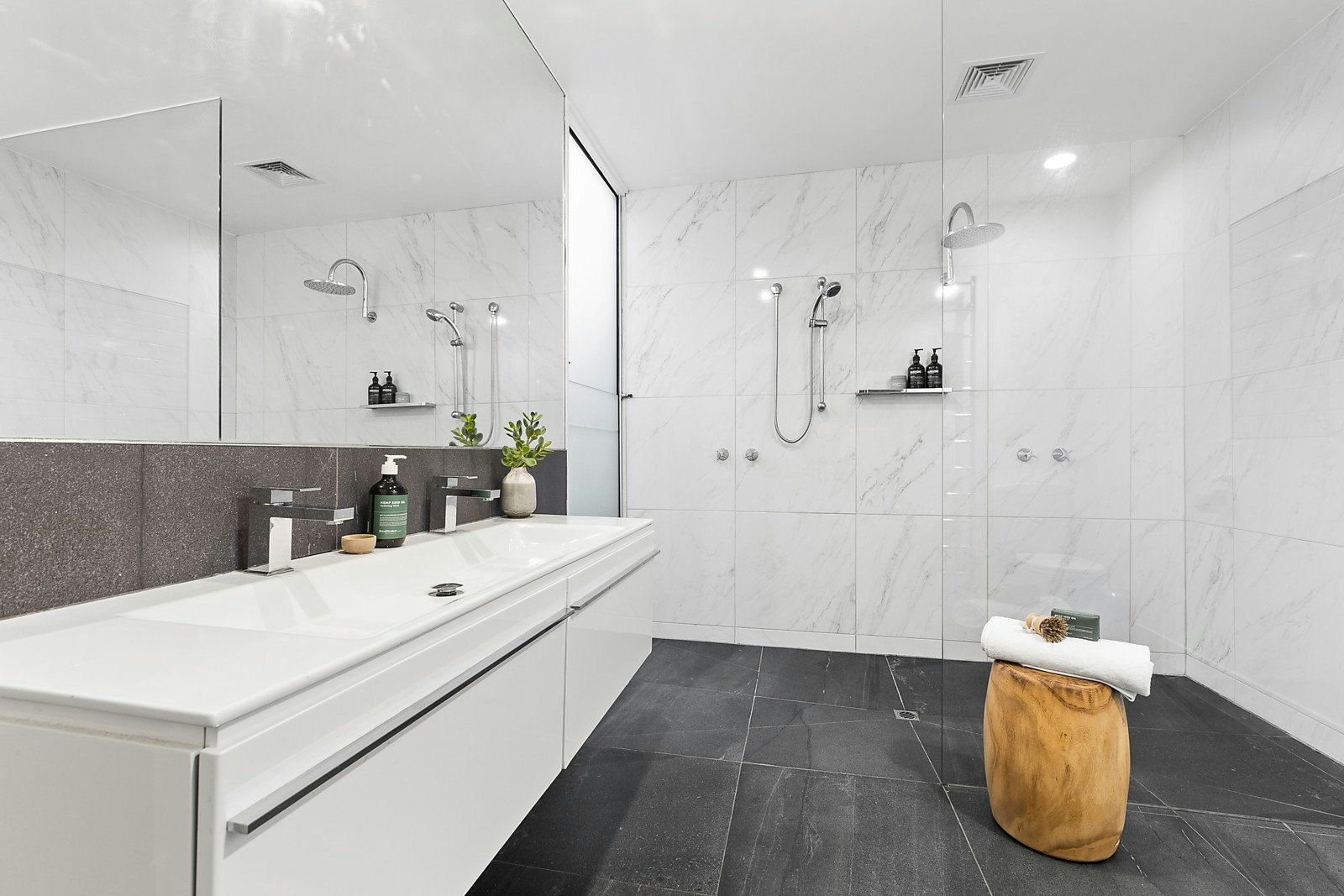 323 Esplanade East, Port Melbourne, VIC