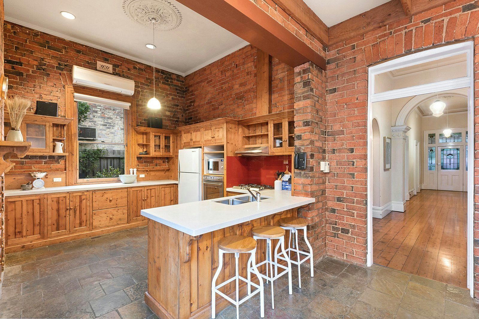 16 Kambrook Road, Caulfield North, VIC