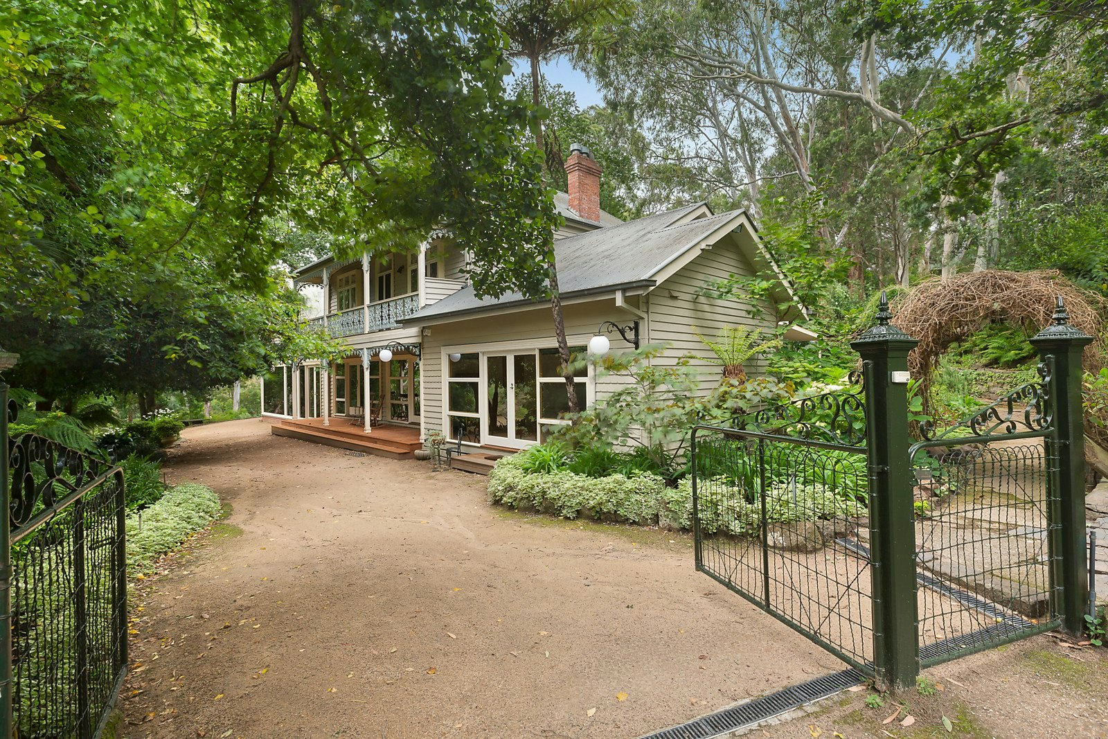 8-9 River Retreat, Kew, VIC